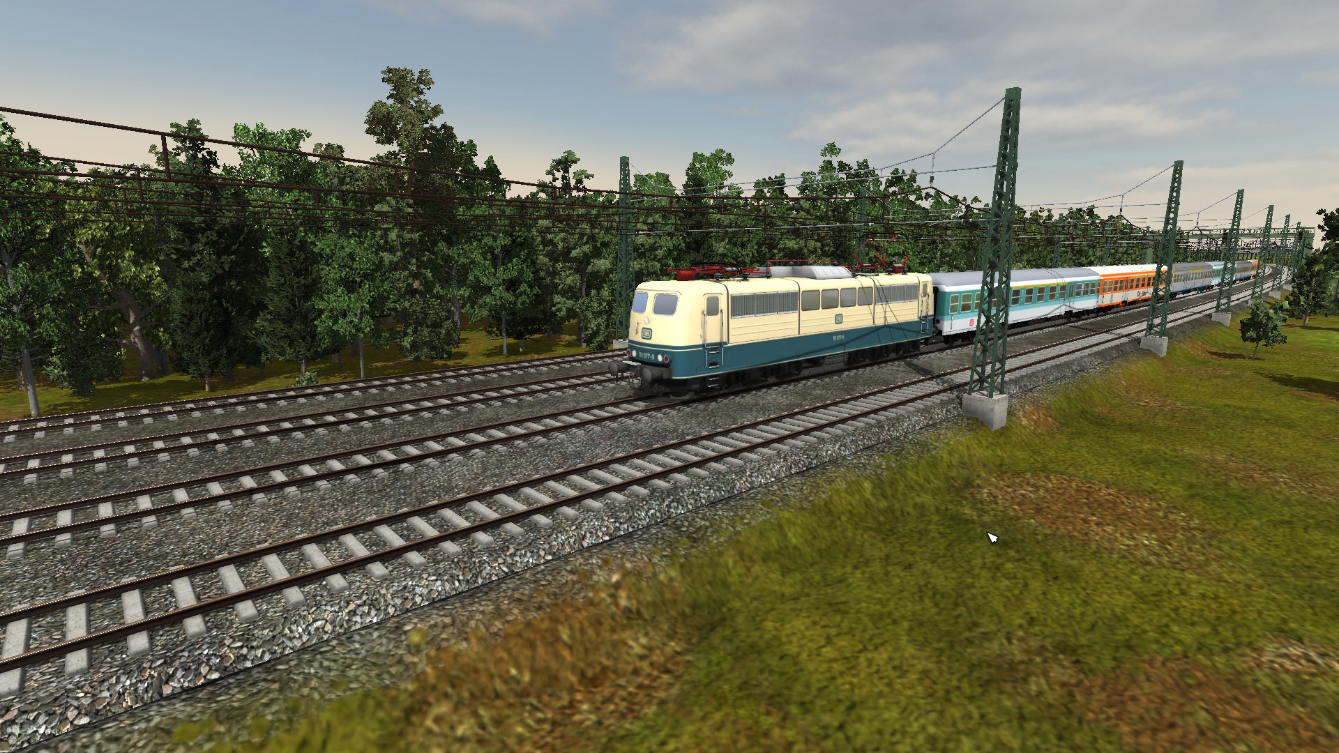 Br 151 mit Mischlingszug von N-Wagen/Silberlingen