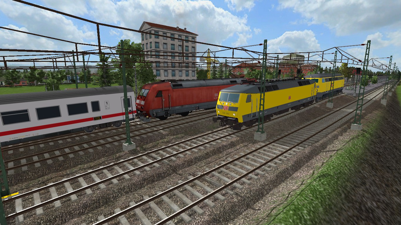 Im Bahnhof sind 120 und 218 der Systemtechnik abgestellt