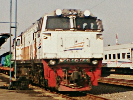 Indonesian Diesel Electric Locomotive ( CC206 )