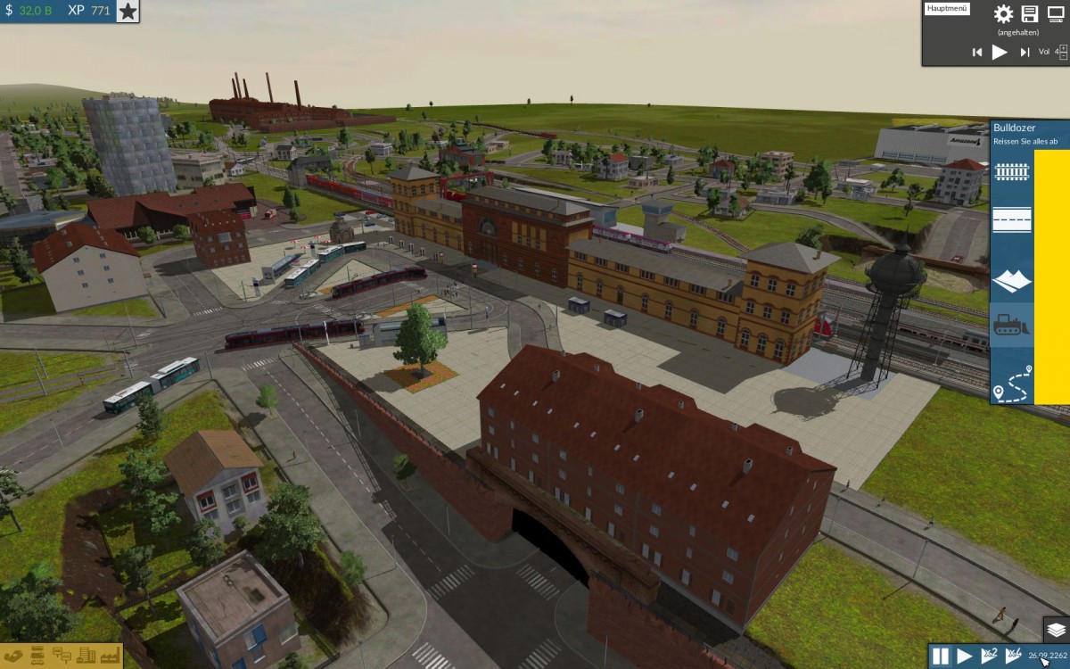 Blick auf die Neue Fabrik vom, mittlerweile umgestalteten, Bahnhof und ZOB. Hinter dem HBF ist der Güterbahnhof im Gewerbegebiet!