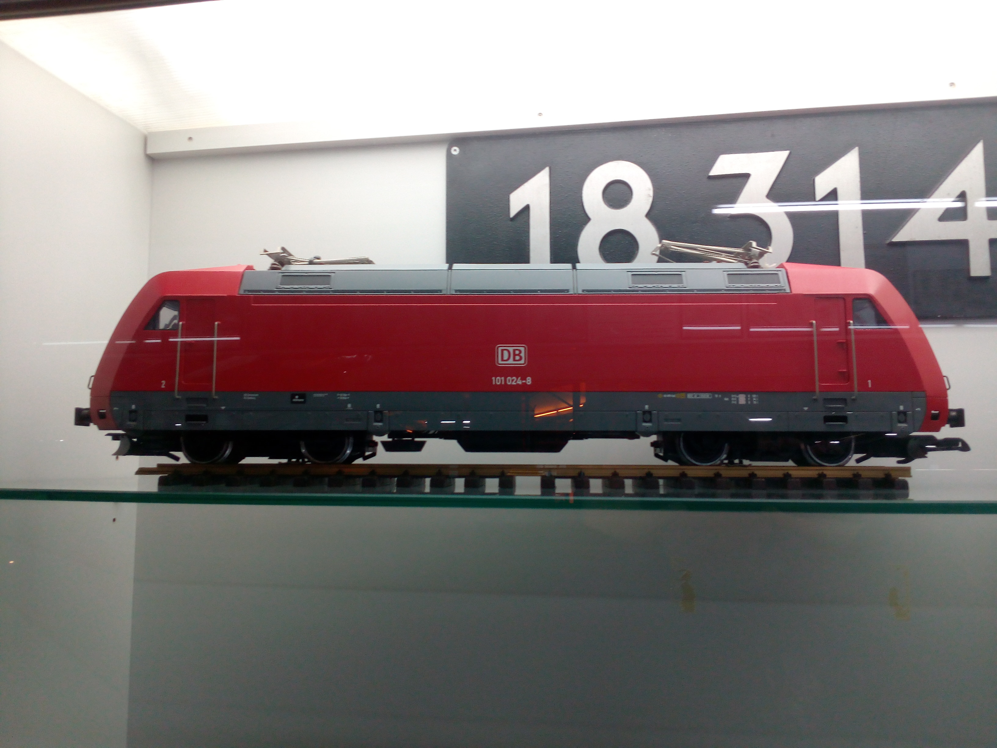 BR 101 im Modell
