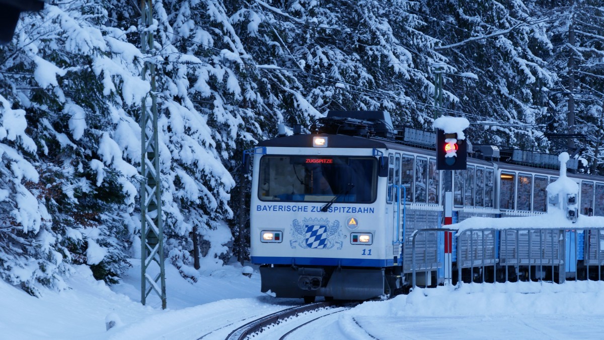 Einfahrt Zugspitzbahn an der Station Eibsee