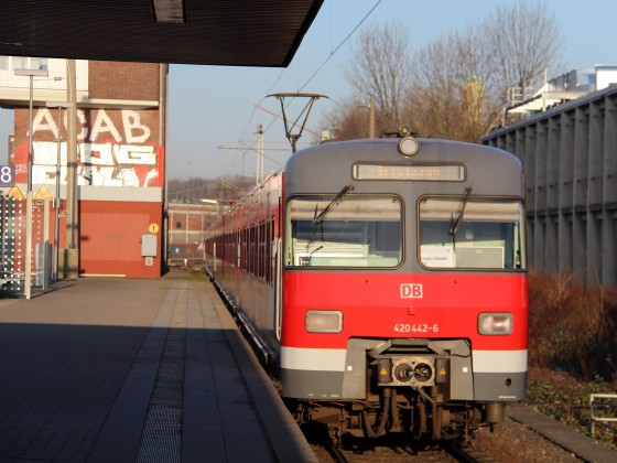 ET420 auf der S1 zwischen Essen-Steele und Dortmund