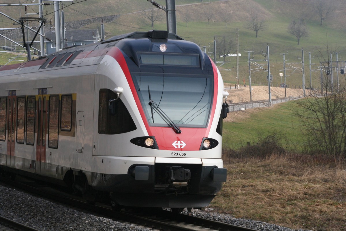 SBB Rabe 523 066 als S3 nach Luzern