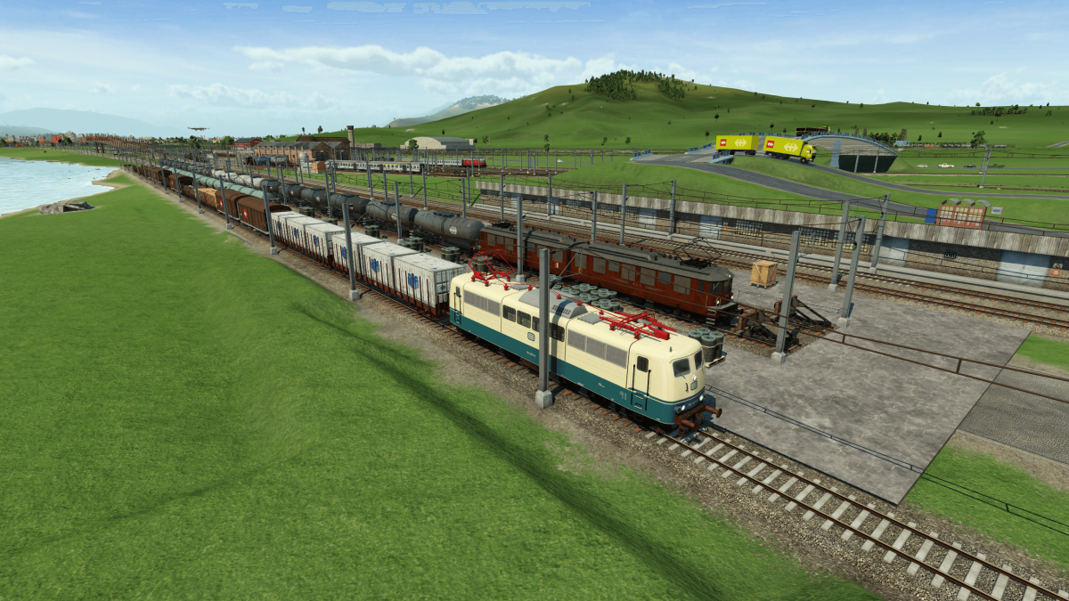 Gut gebuchter Güterzug am Hauptumschlagsplatz