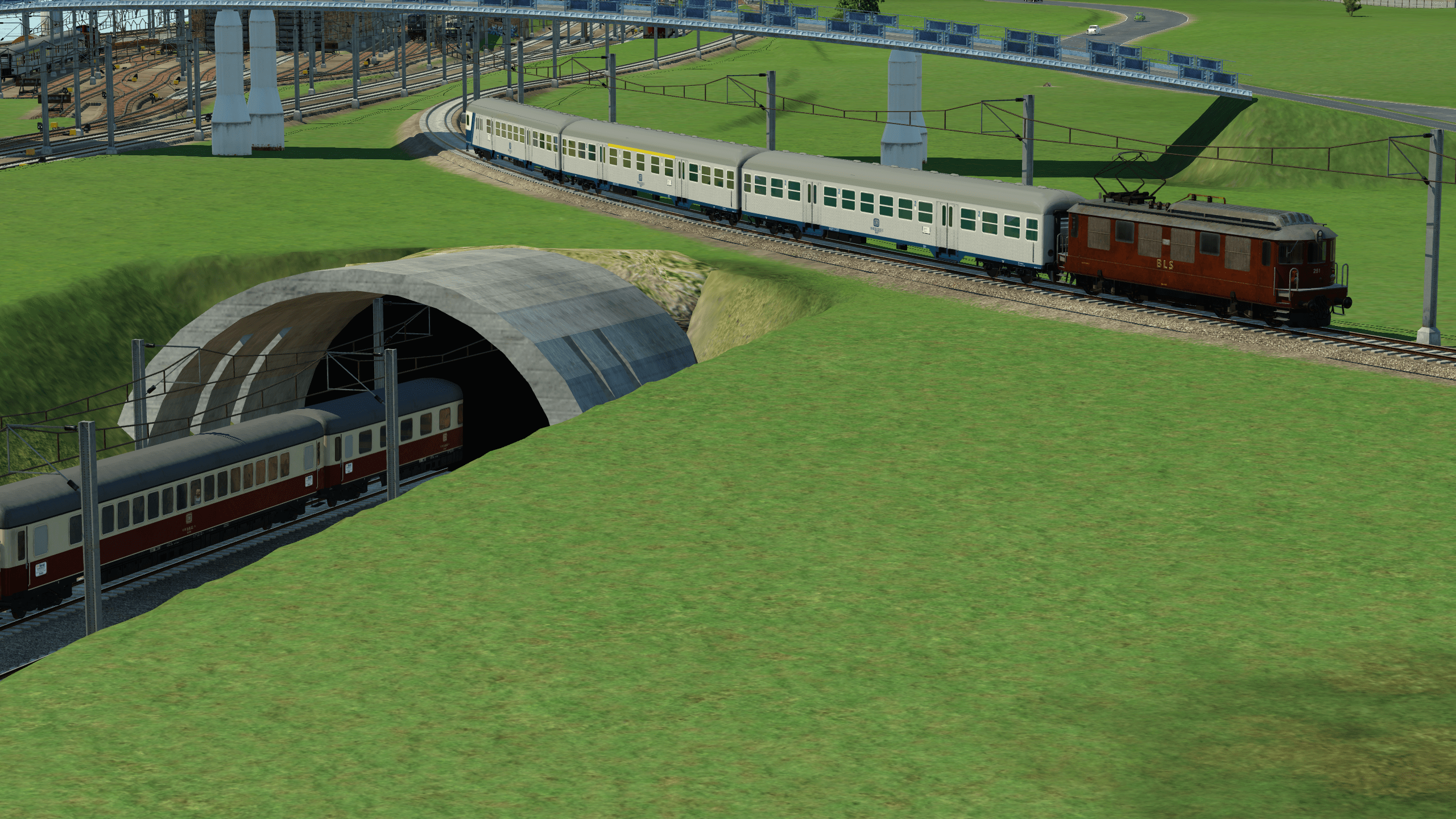 Einfahrt IC in den neuen U-Bahnhof Flughafen