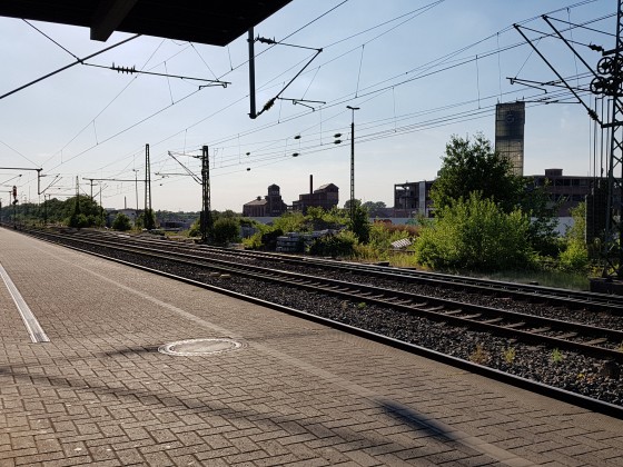 Gerresheim S-Bahnhof, Blick auf alte Glashütte