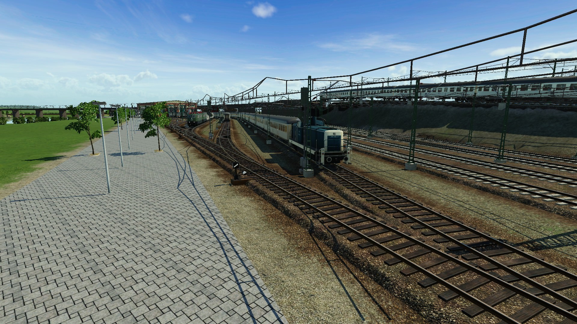 Rangierende Loks und abgestellte Fahrzeuge