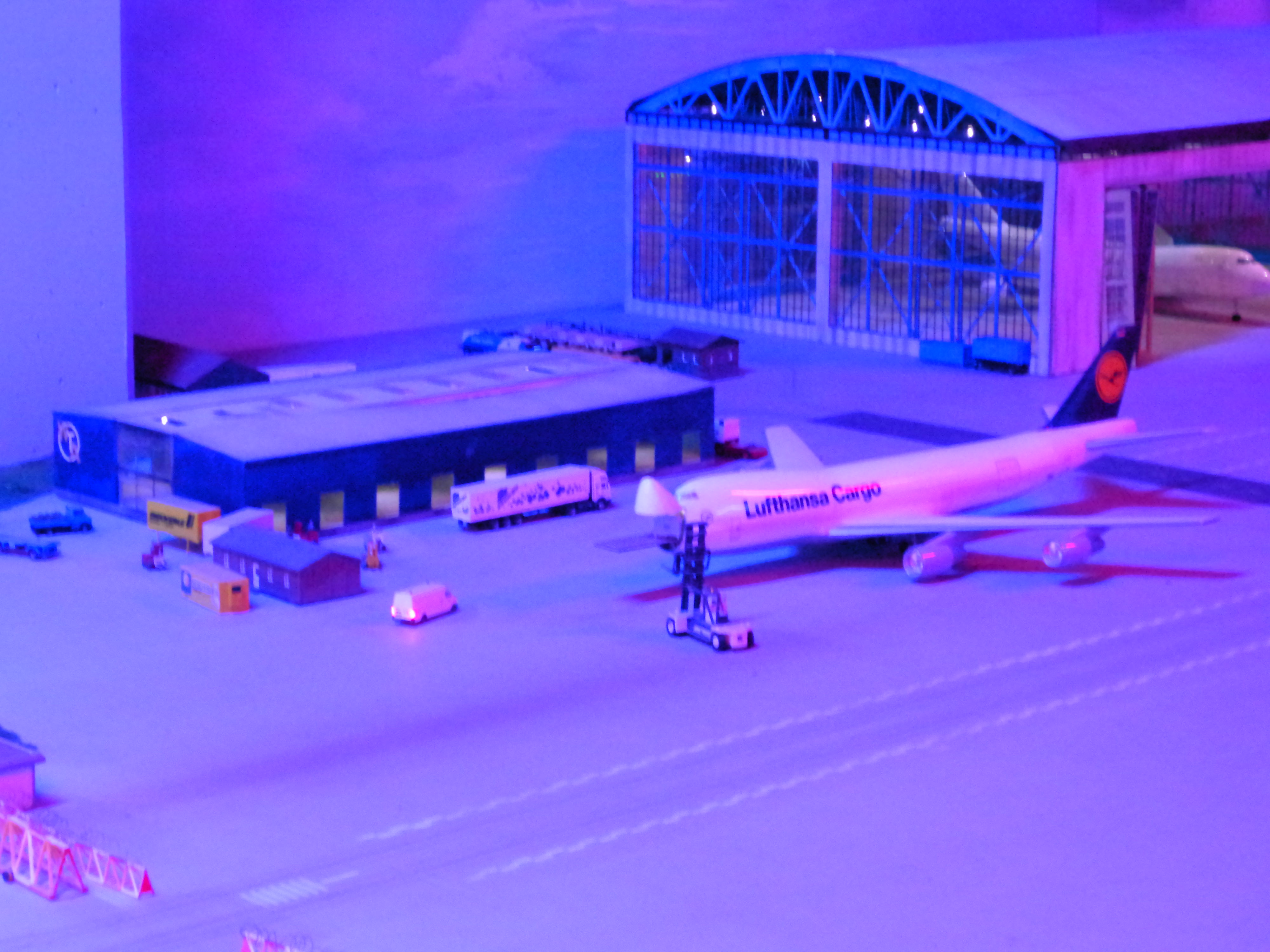 Miniaturtag - Teil 2 "Feinheiten und andere Bilder von der Modellbahn - Loxx"