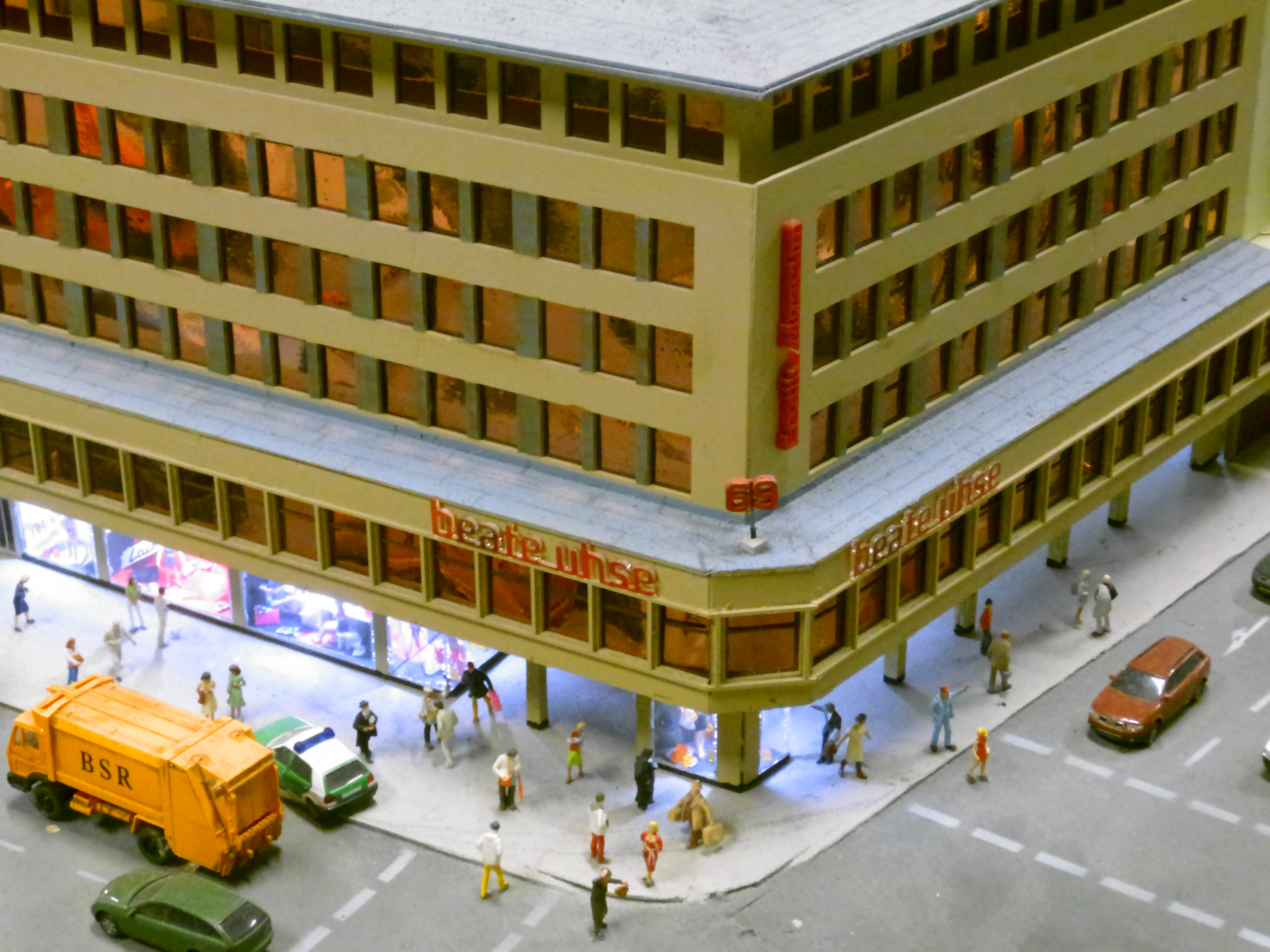Miniaturtag - Teil 2 "Feinheiten und andere Bilder von der Modellbahn - Loxx"