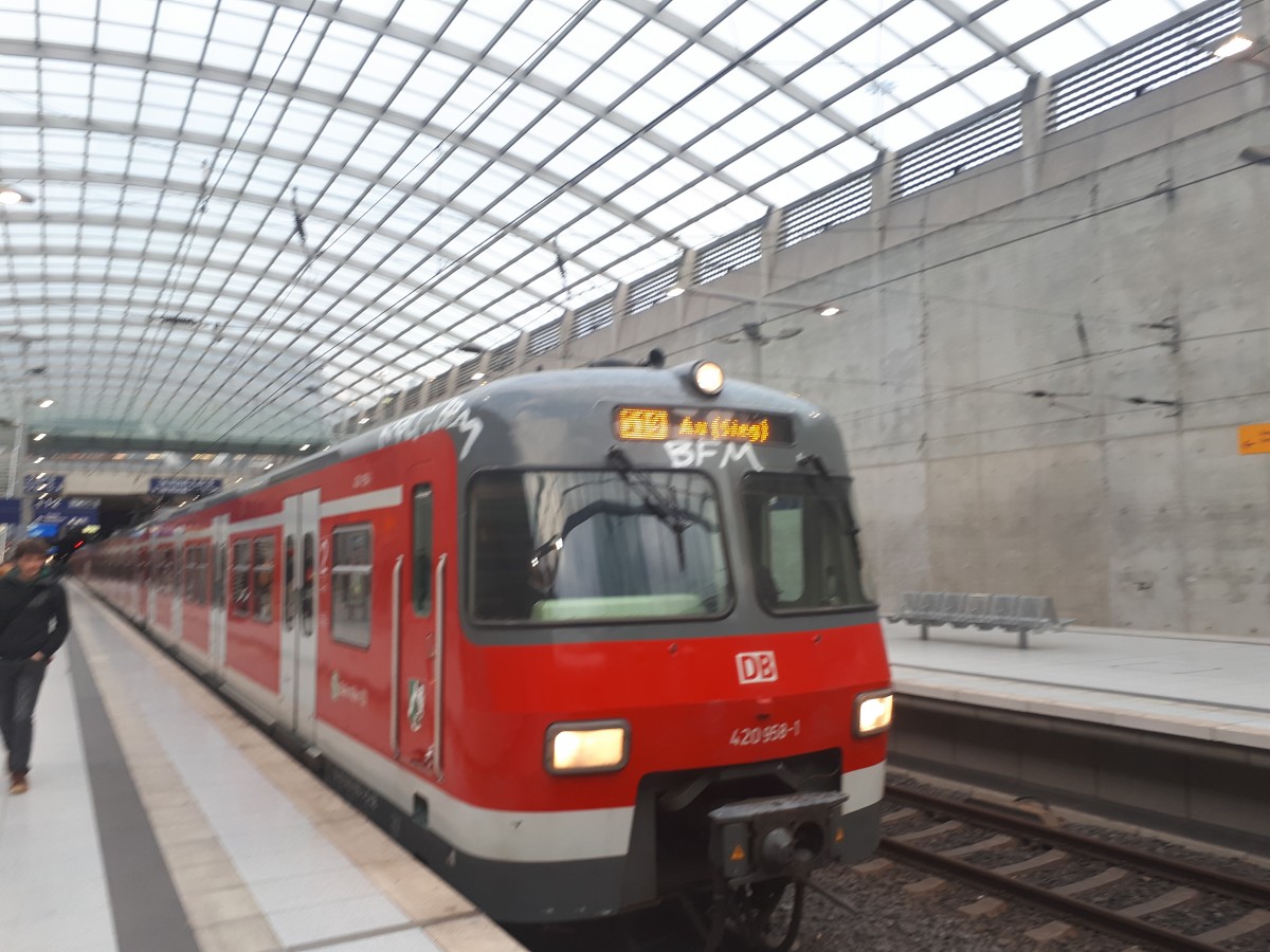 ET420 in der Station Köln Bonn Flughafen