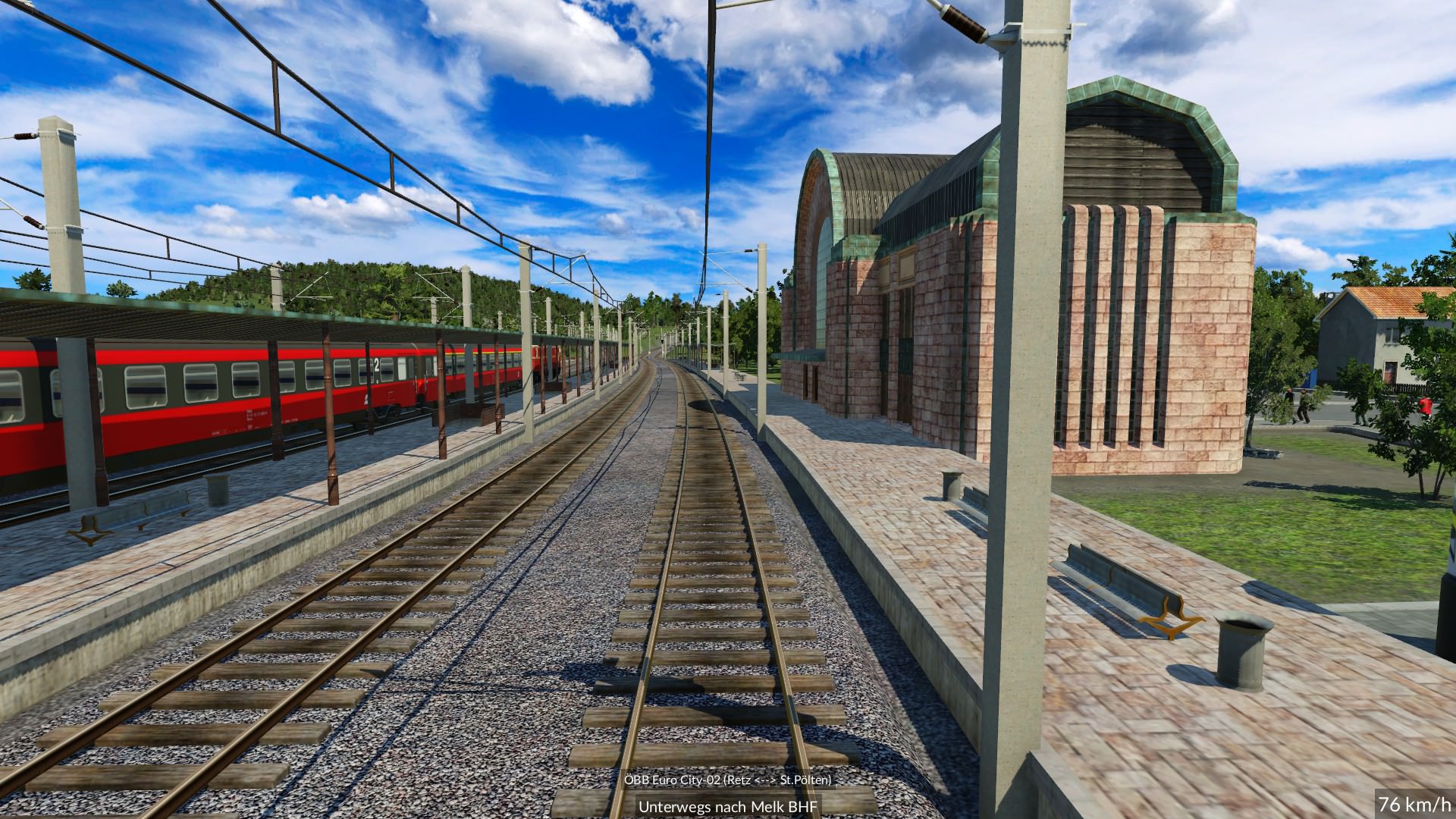 Regio und EC in Melk am Bahnhsteig