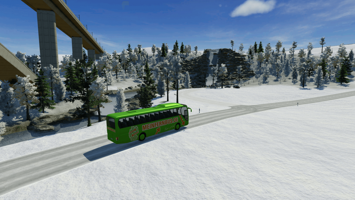Mit dem Bus durch's verschneite Gebirge