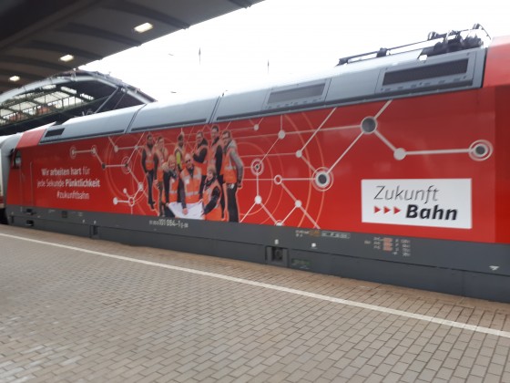 101 094 - 1 mit Werbung Zukunft Bahn in Hagen