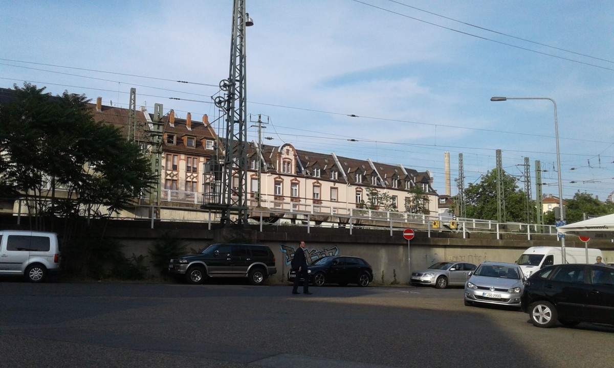 Westbahnhof- südliche Einfahrt - von der Kreuznacher Straße aus.
