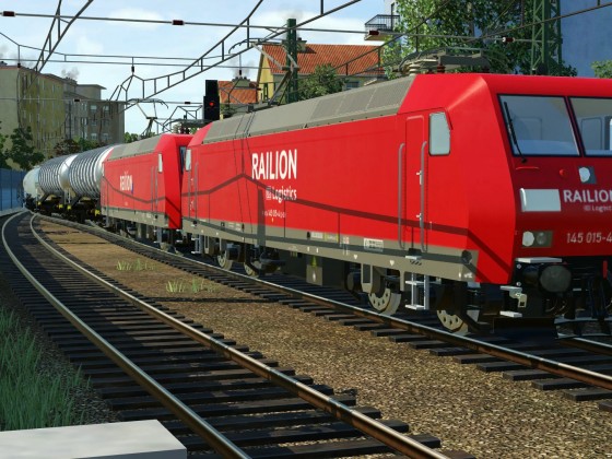 BR 145 Railion Doppeltraktion mit Staubgutwaggons