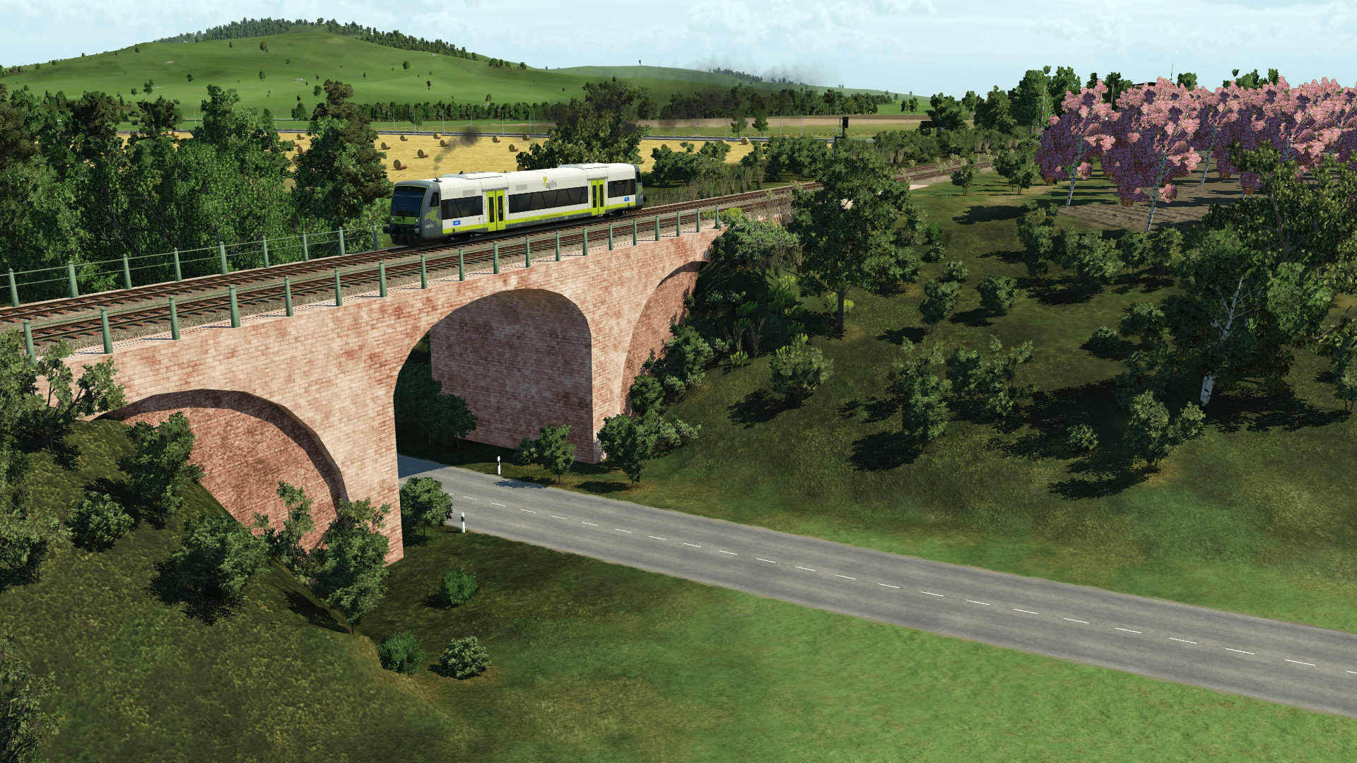 RegioShuttle düst über die alte Brücke