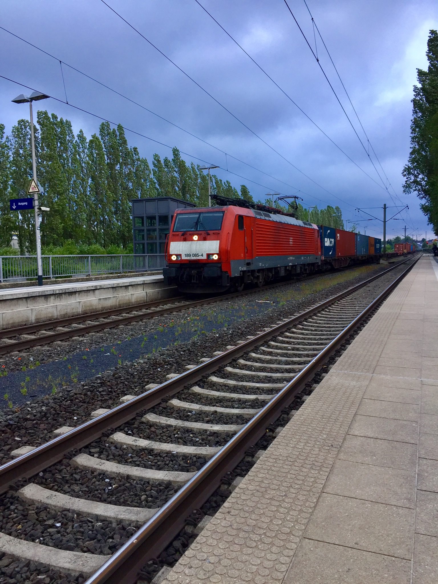 BR 189 mit Container Zug in Dülken