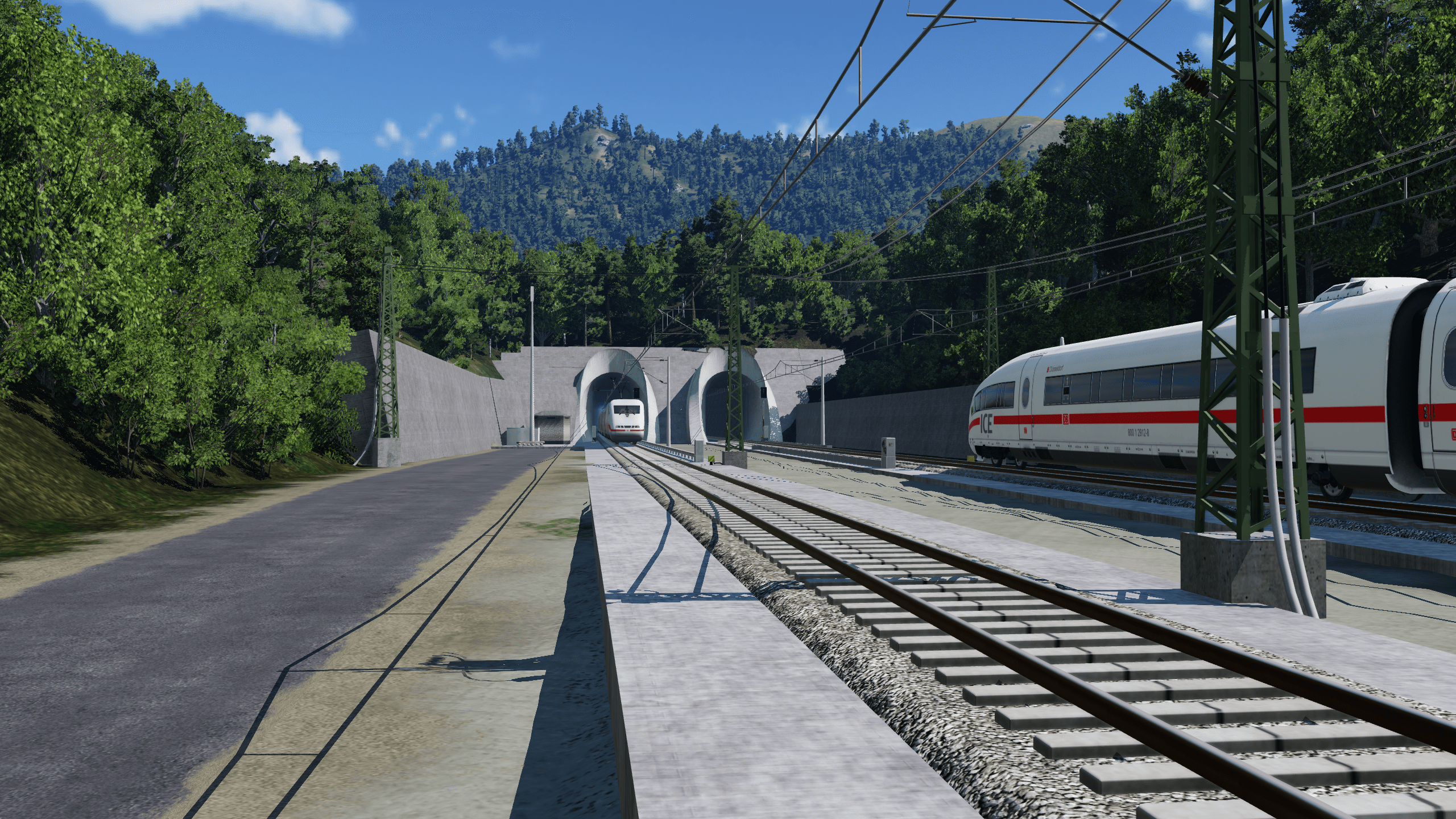 Zugbegegnung am Portal