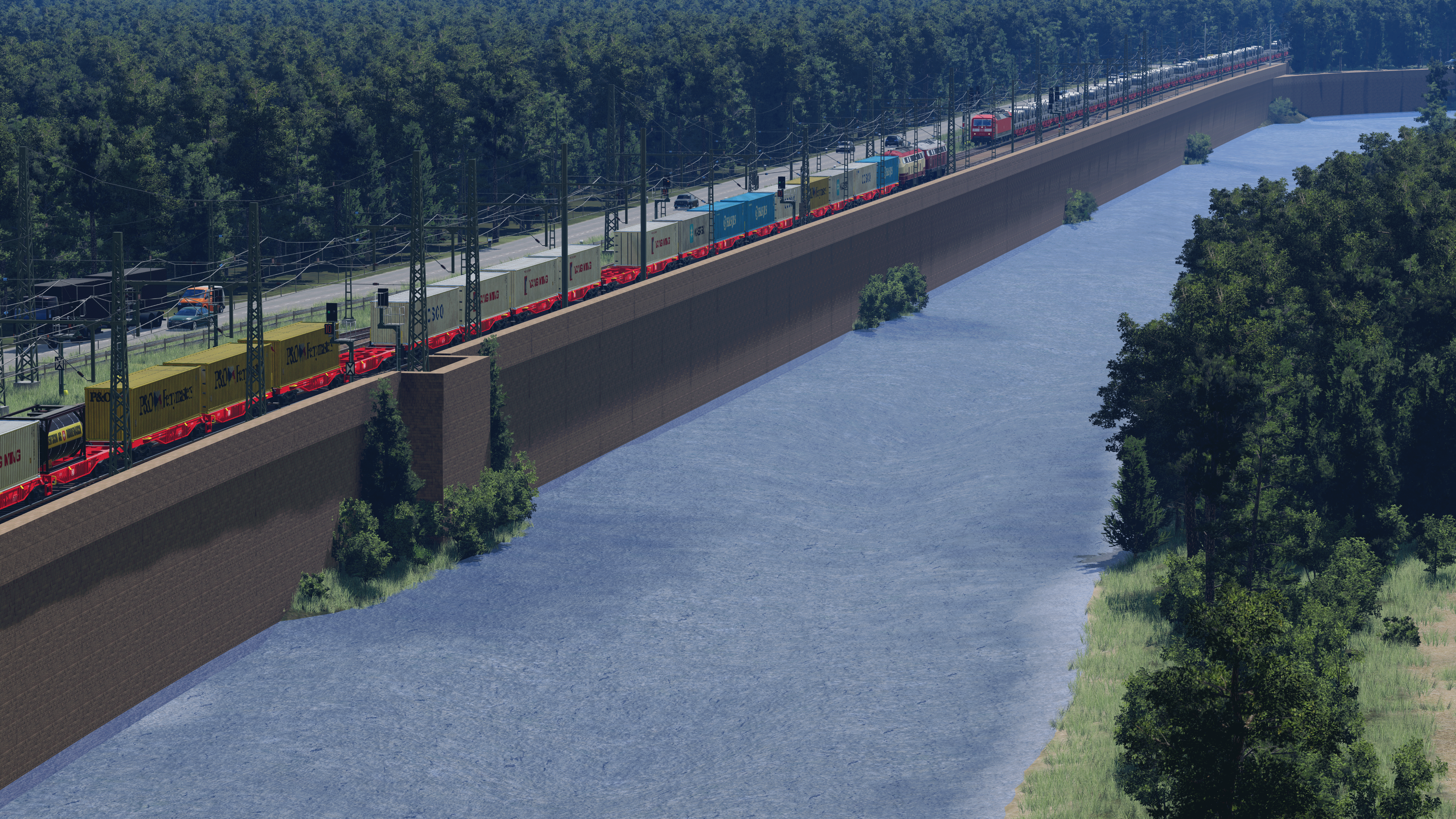 Bahndamm am Fluss