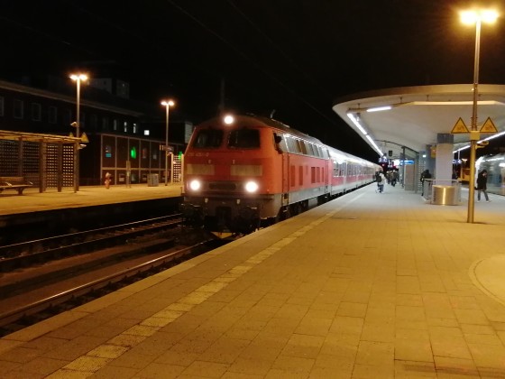 Ein RE57 Wintersportsonderzug aus Winterberg (westf) in Bochum.