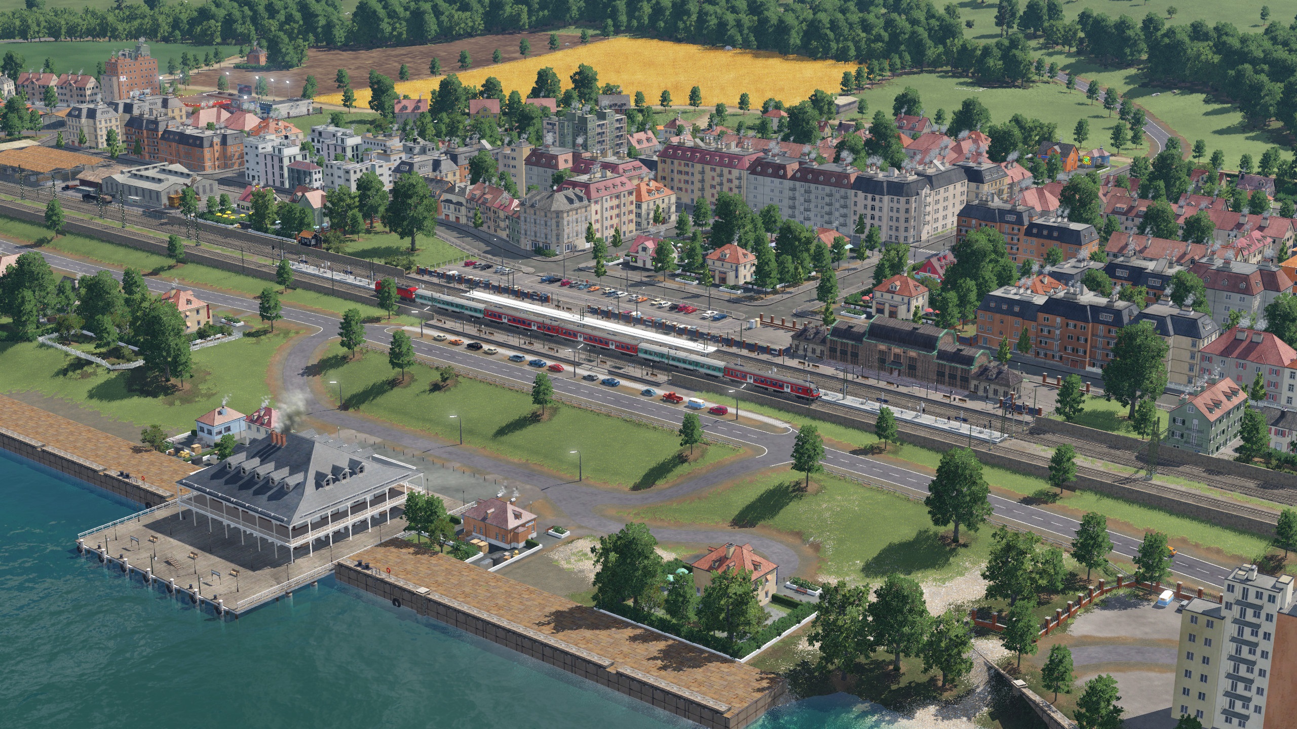 Regionalexpress  fährt ein.