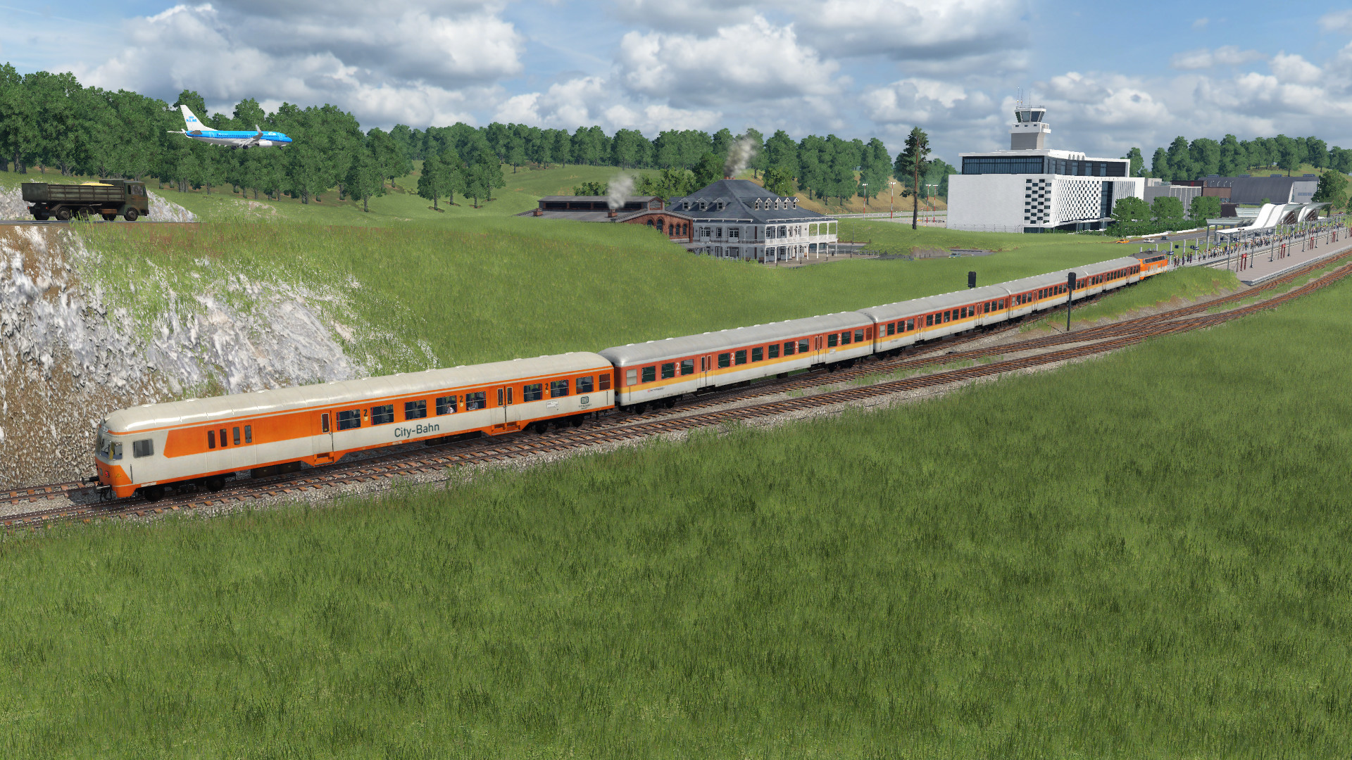 Citybahn arrives at the airport