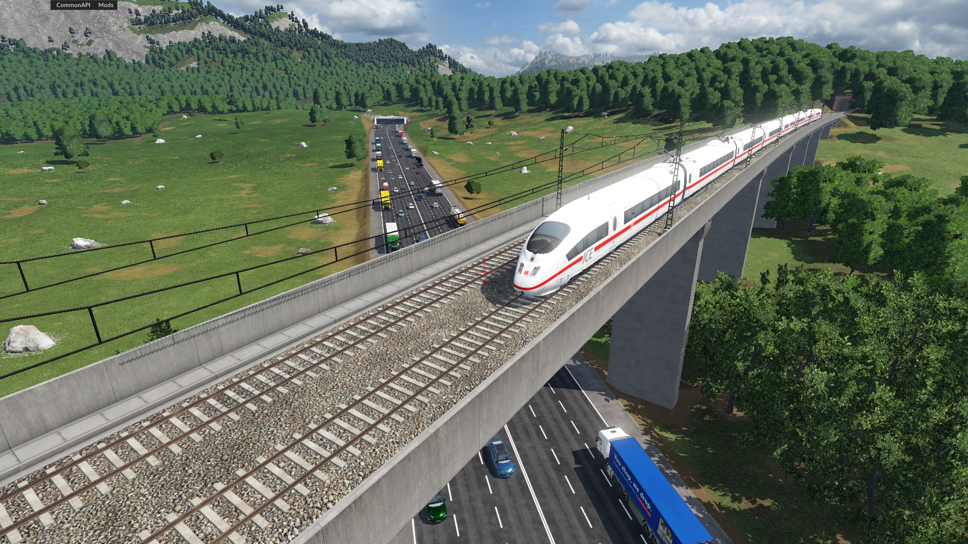 ICE 3 über Autobahn