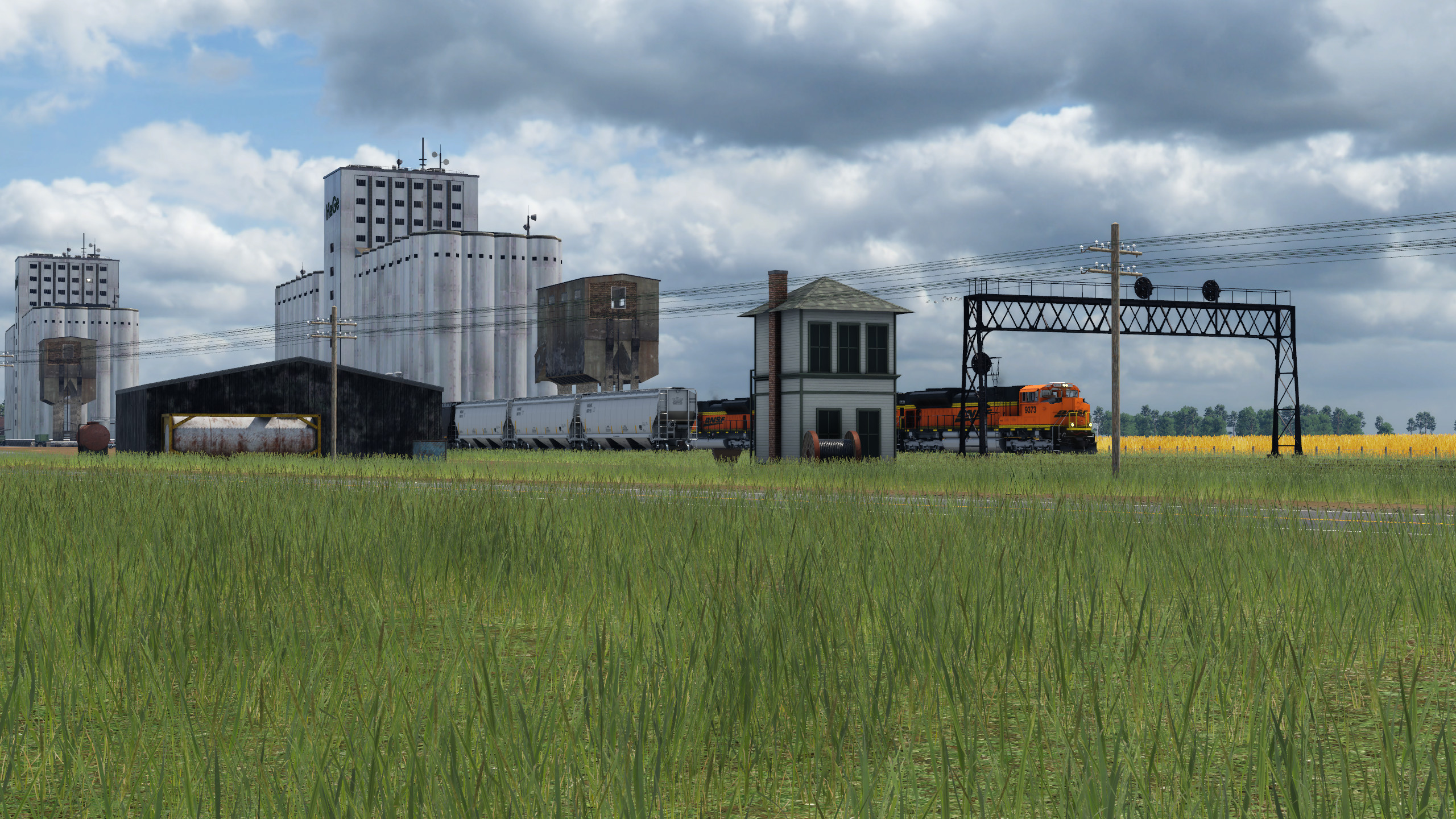 BNSF leaving grain elevator