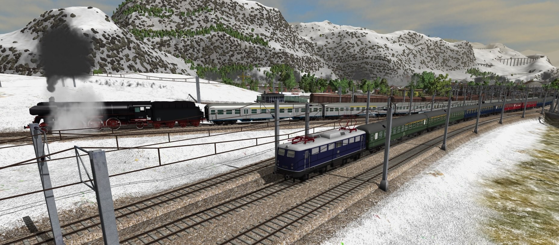 Westeinfahrt Reither HBF- Blick aufs Weichteufelgebirge
