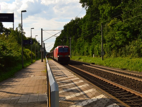 Vectron im Bahnhof Müssen