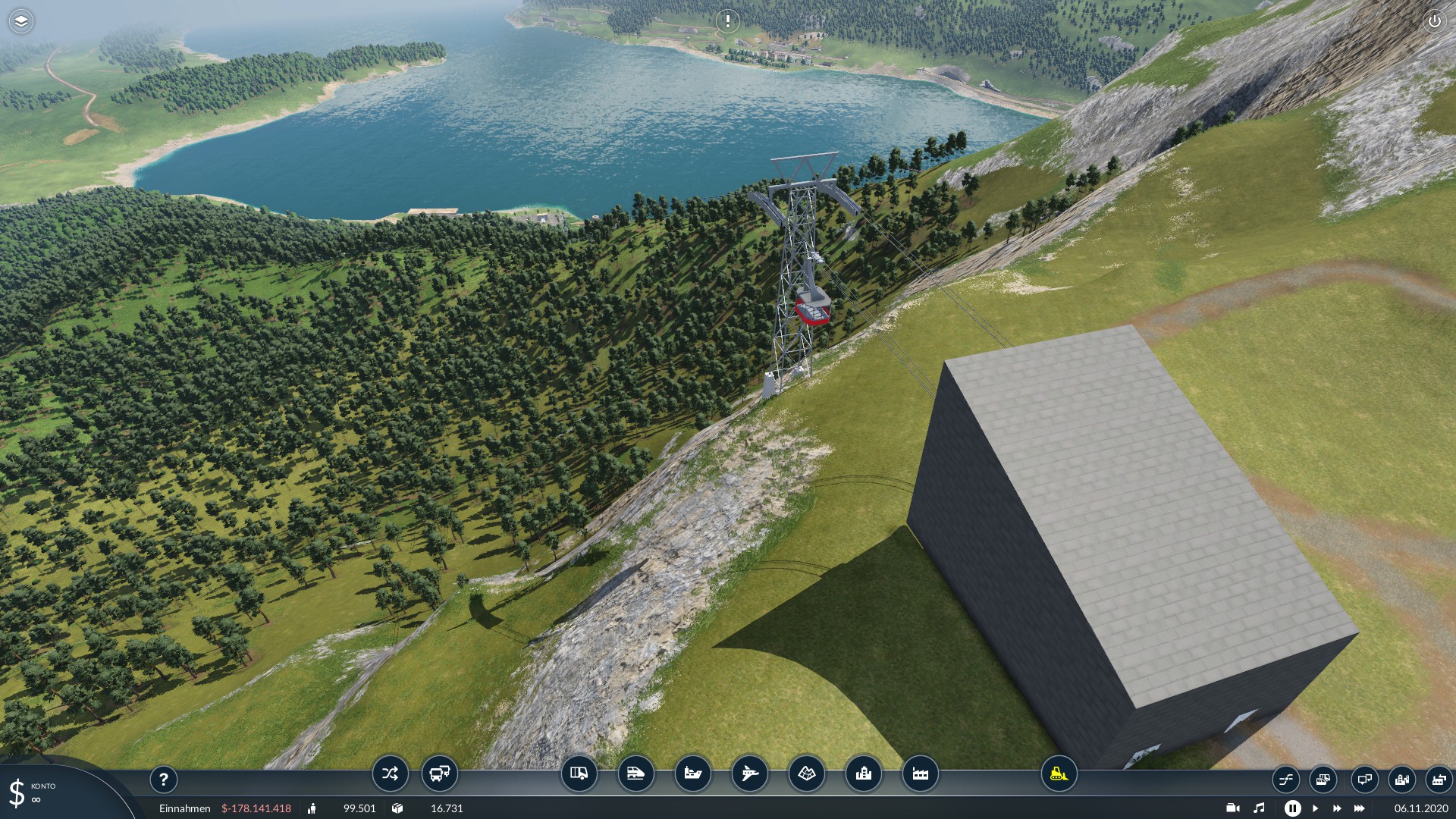 Die ganze Seilbahn mit Mast