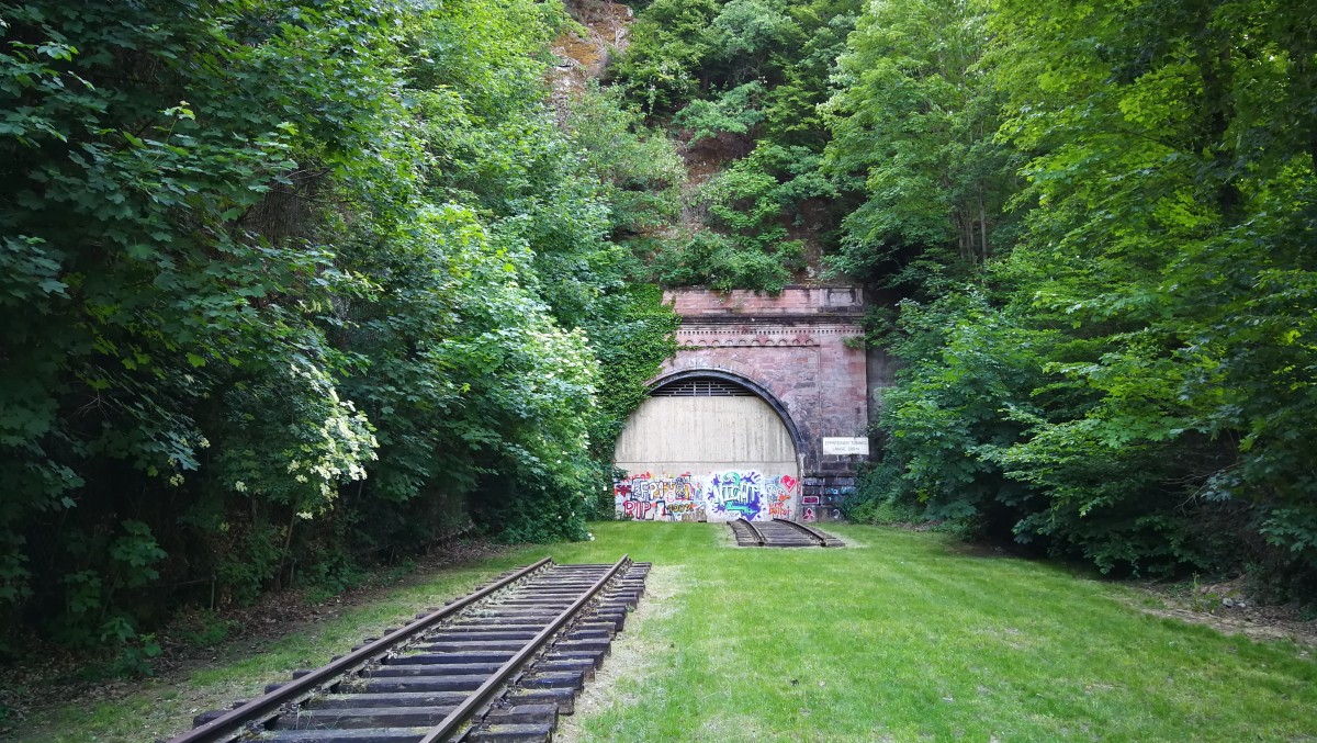 Alter Eppsteiner Tunnel ...