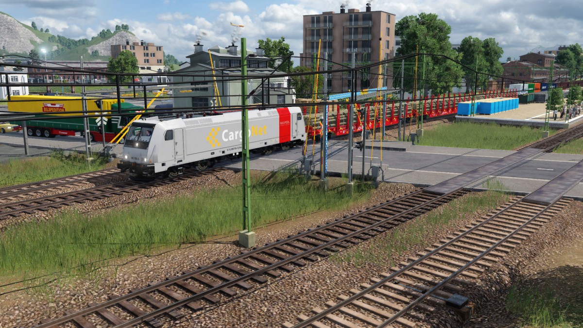 Cargonet train at the crossing