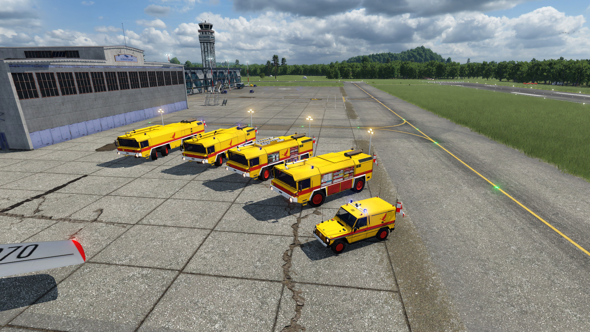FAUN crashtender line-up Airport yellow