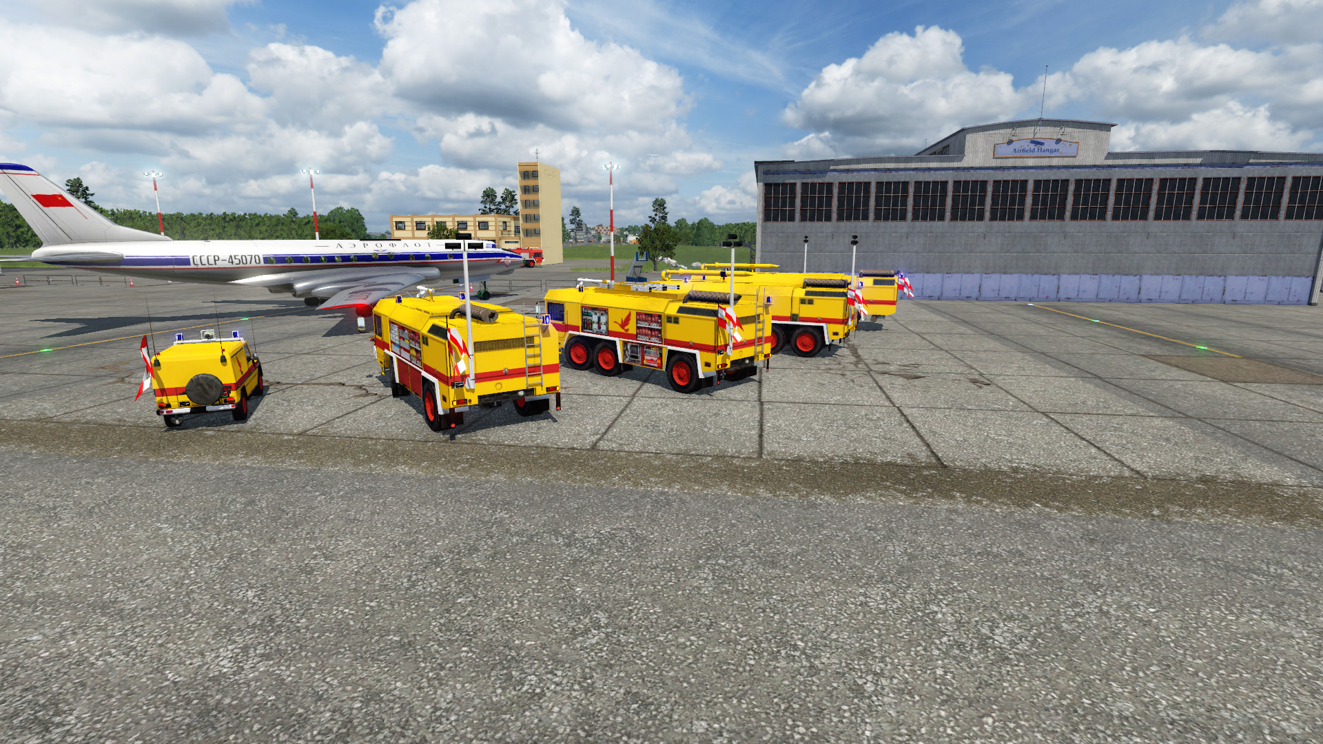 FAUN crashtender line-up Airport yellow