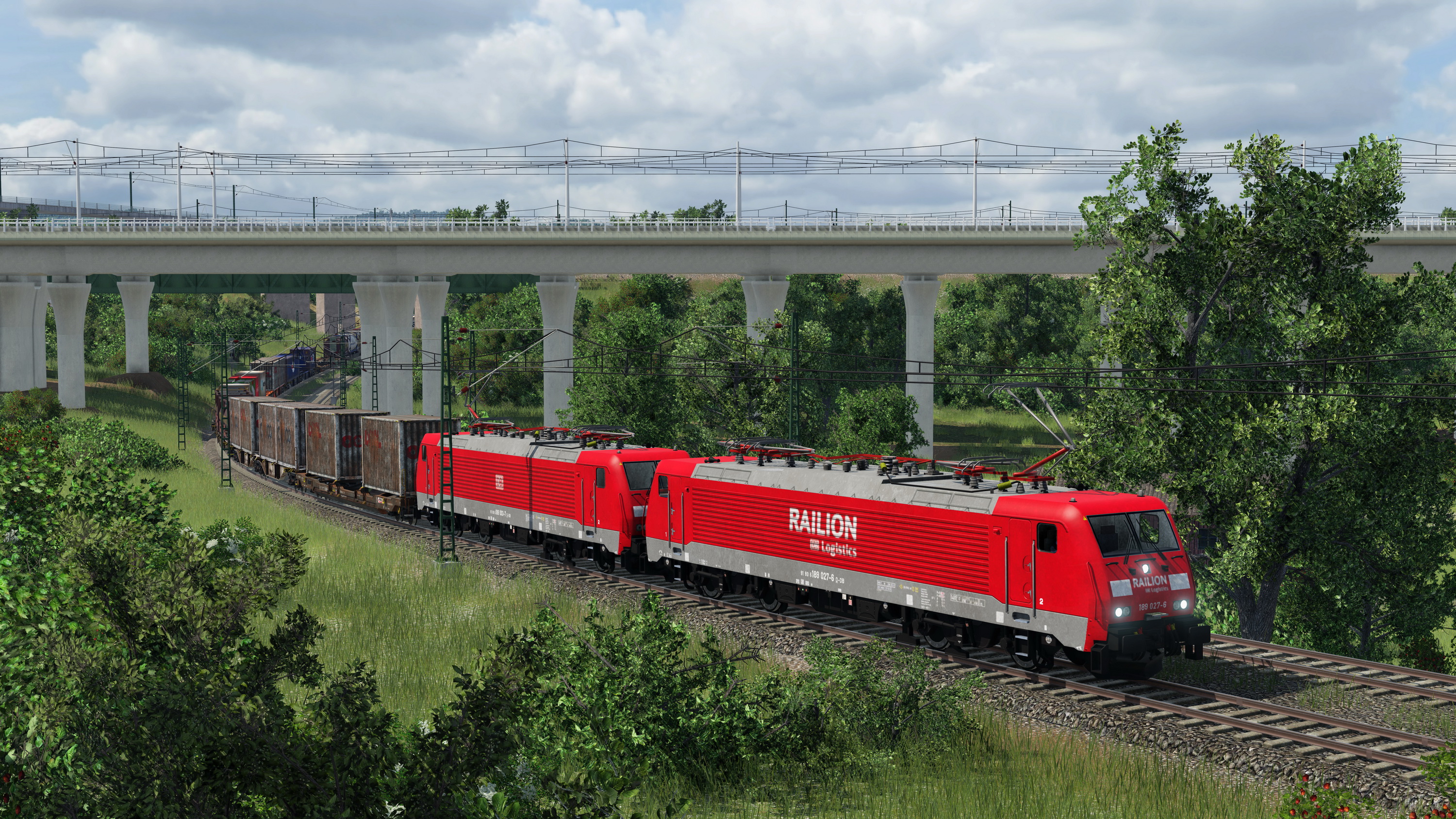 BR 189-Doppel mit Kistenzug