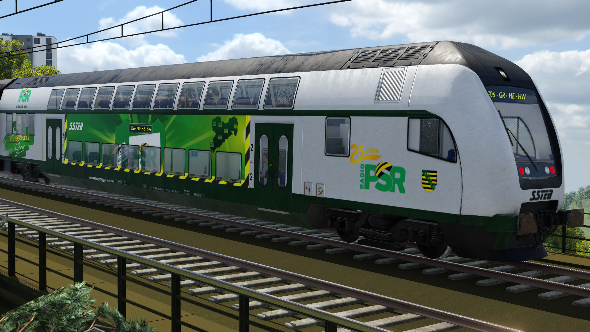 Steuerwagen im Werbegewand