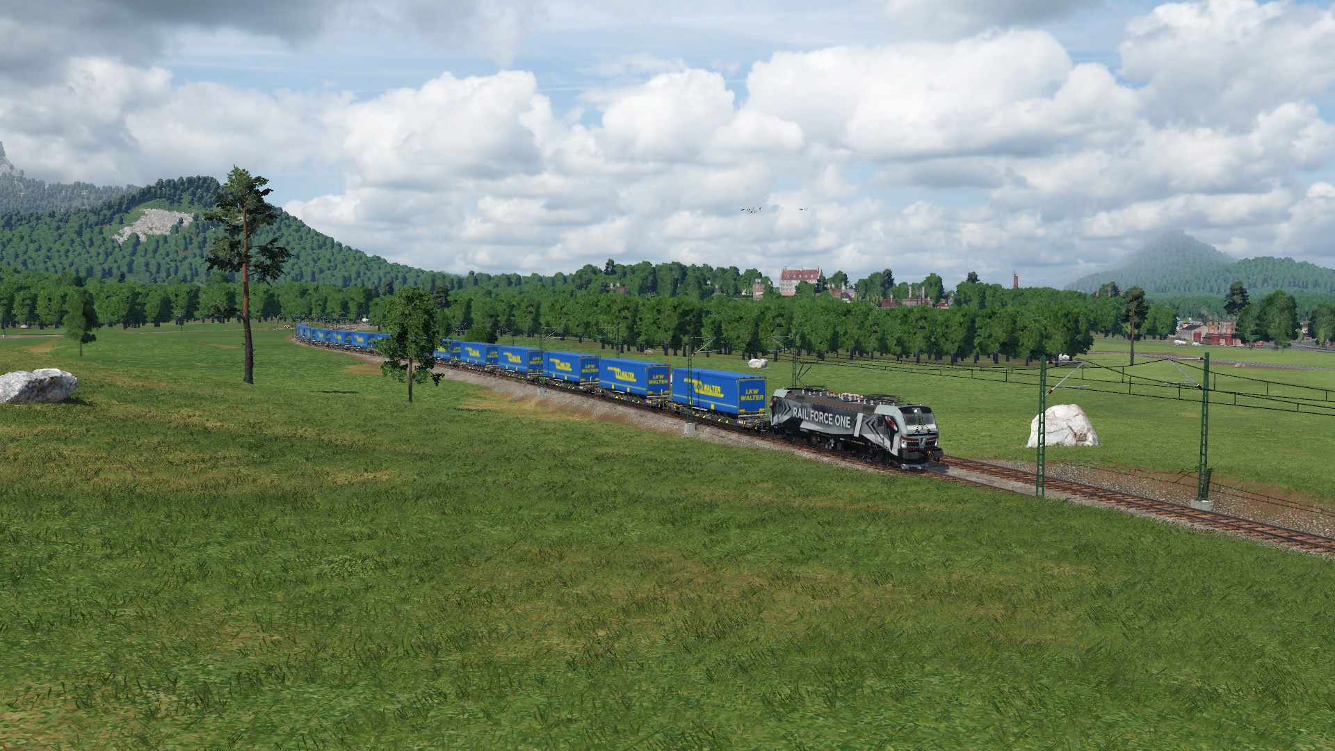 RFO 193 623 mit LKW Walter im Elbtal.