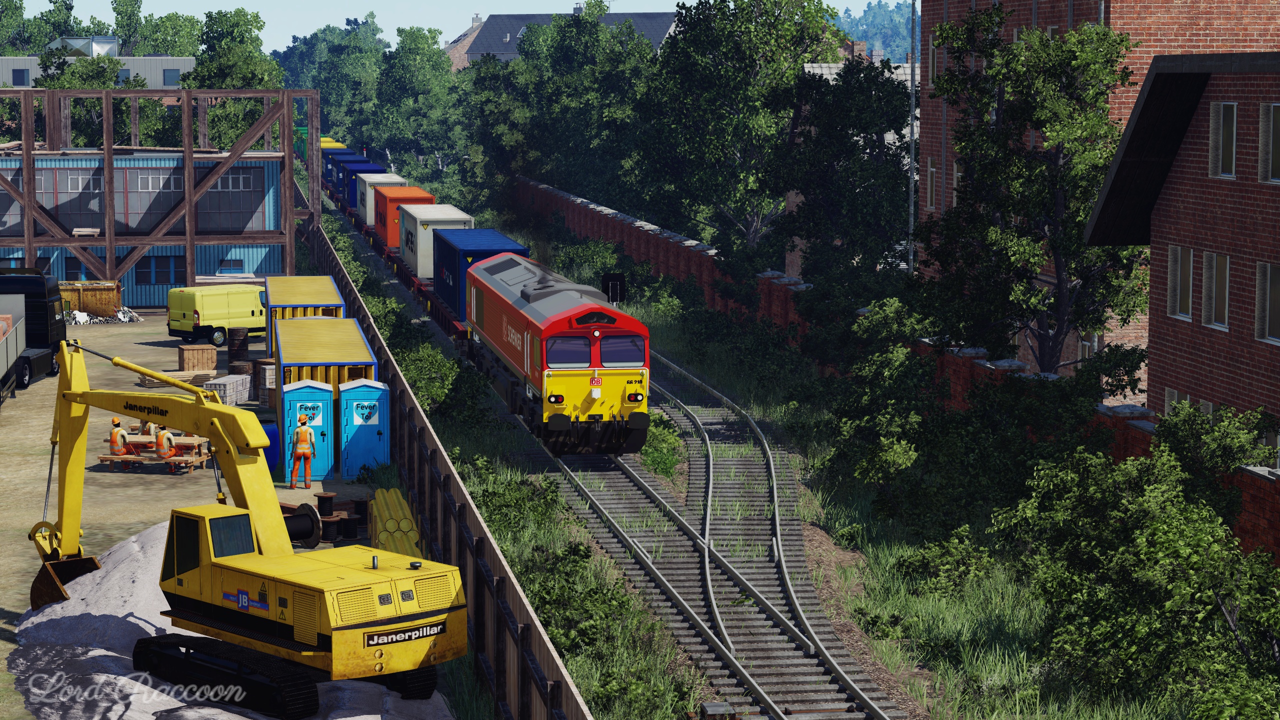 [TpF1] DB BR 66 with containers crossing the city