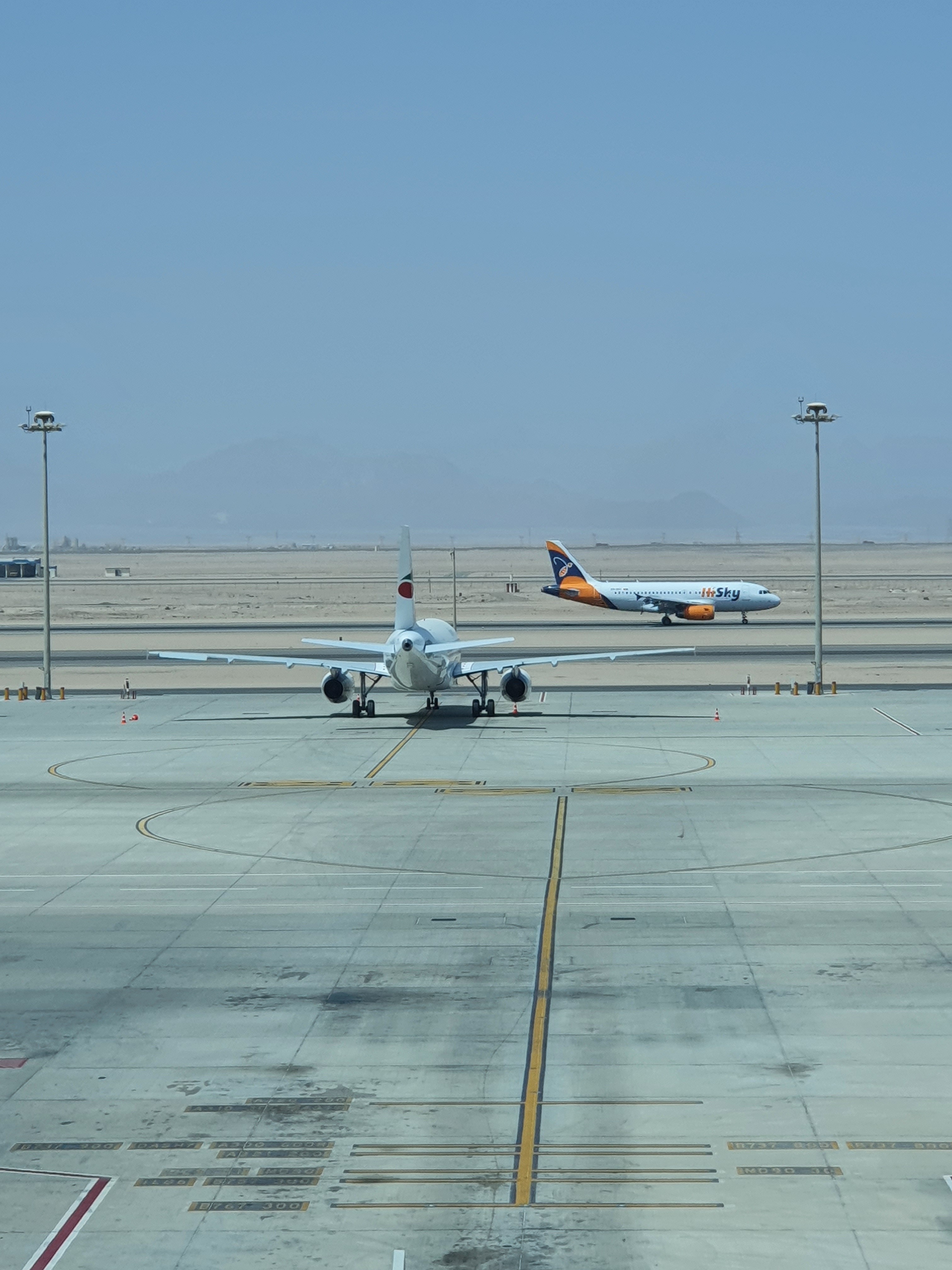 Am Flughafen von Hurghada