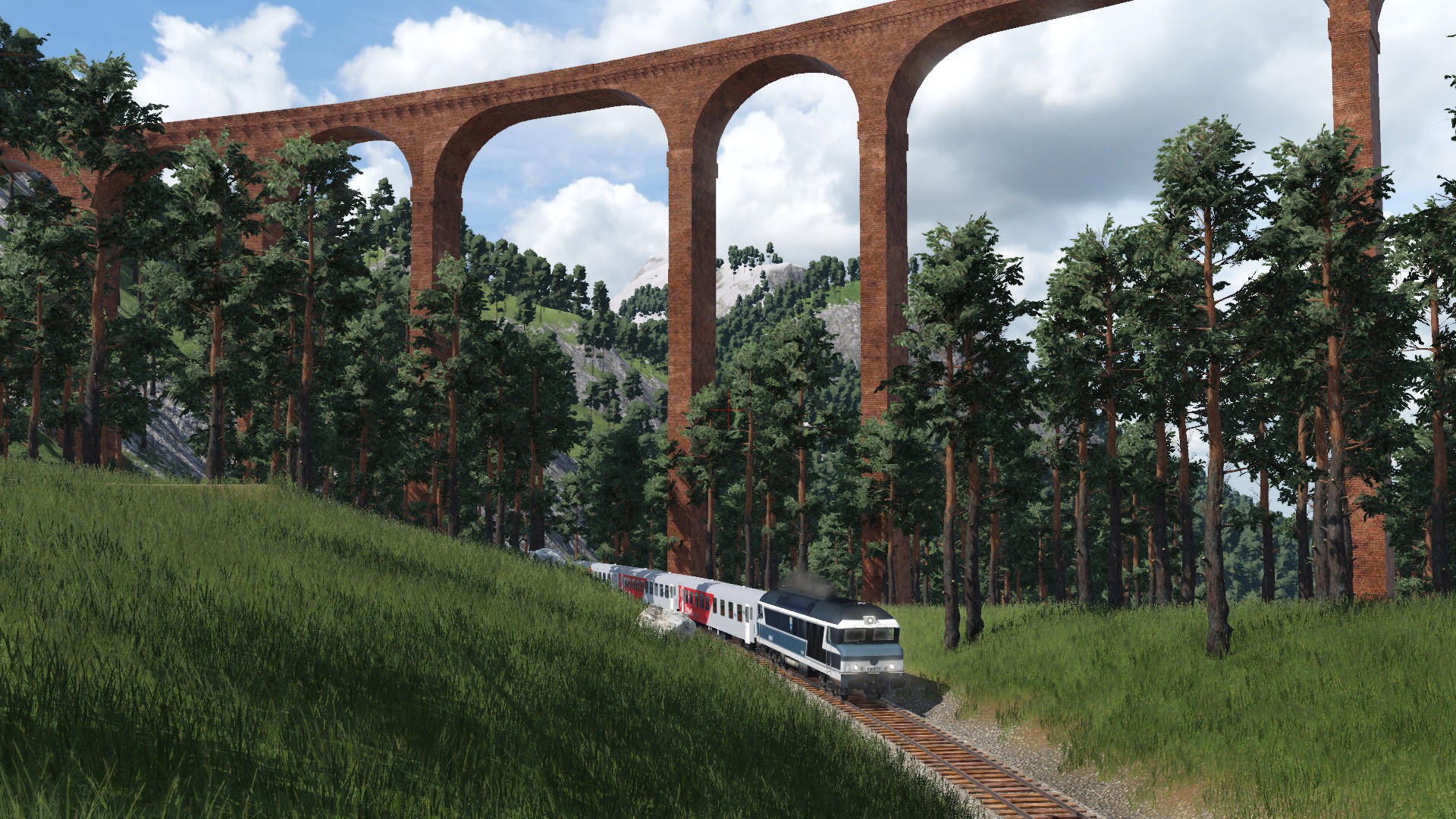 CC 72000 mit einer Regionalbahn.