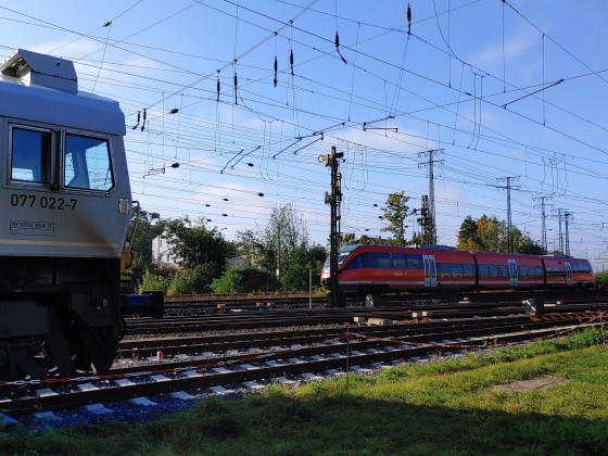 DB Regio begegnet Class 66