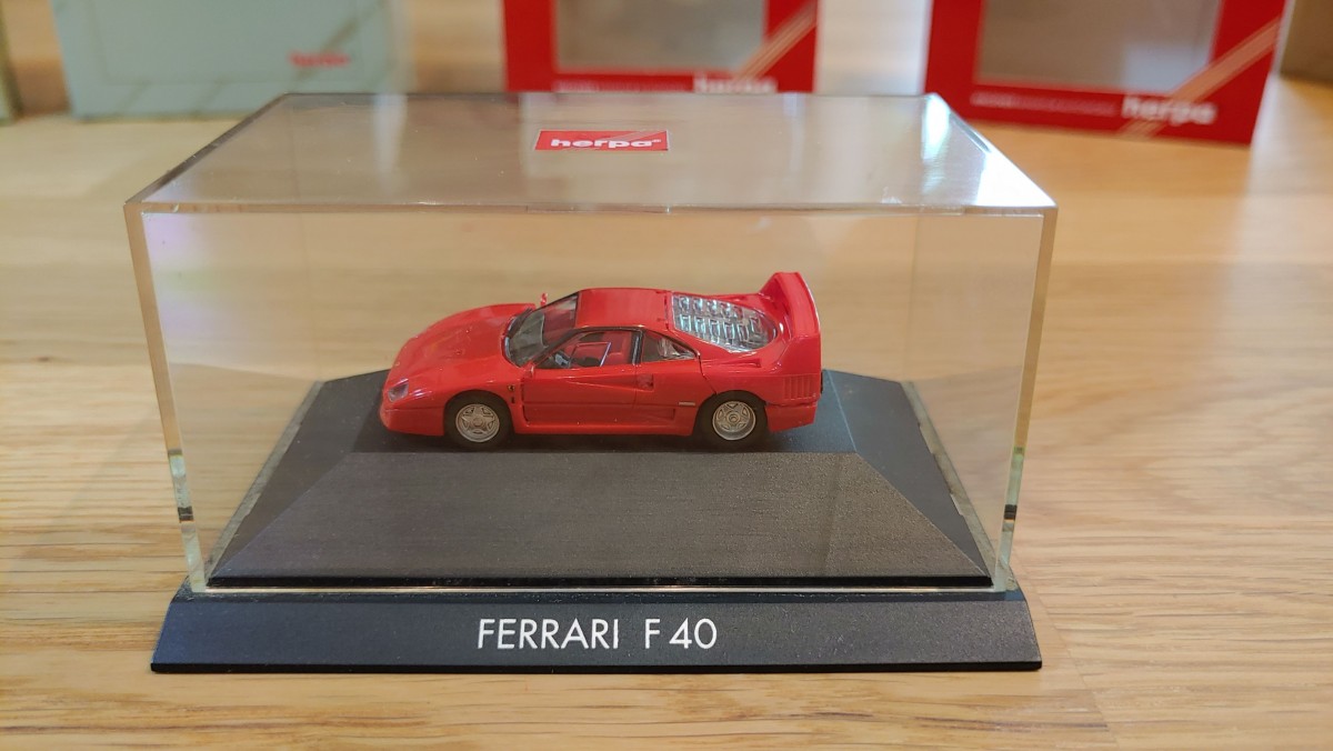 Ferrari F40 Vitrinenmodell