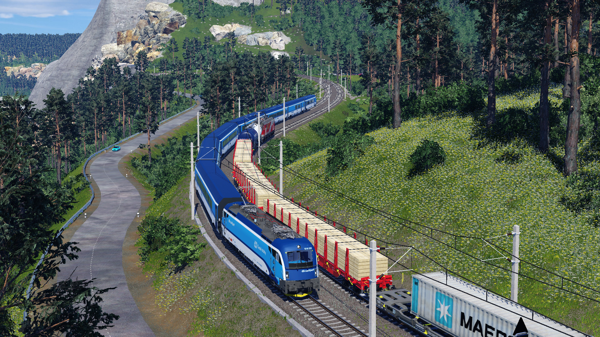 CD RailJet und Güterzug mit ÖBB 1044 treffen sich