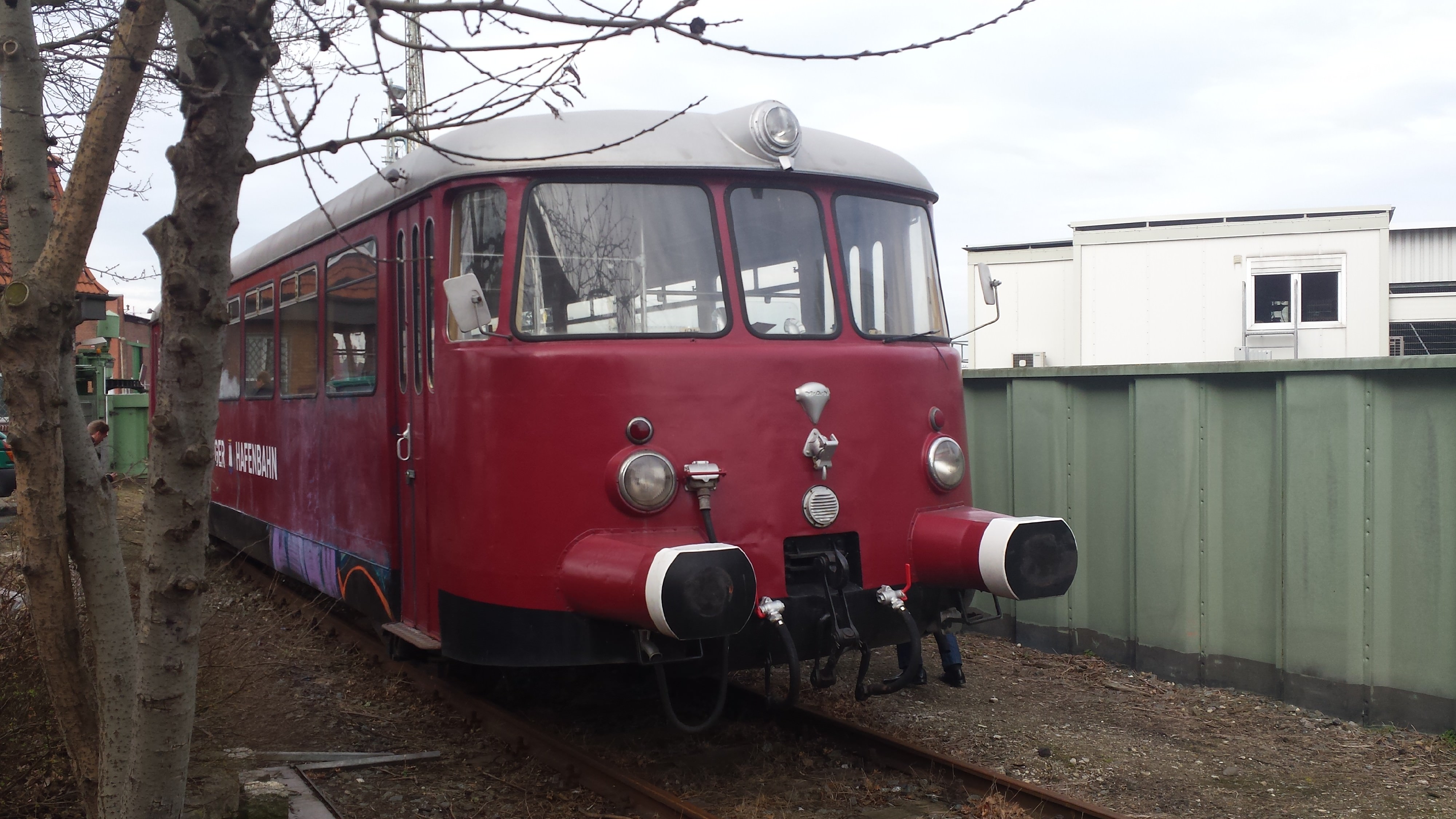 "SCHIENENBUS!!!" :P