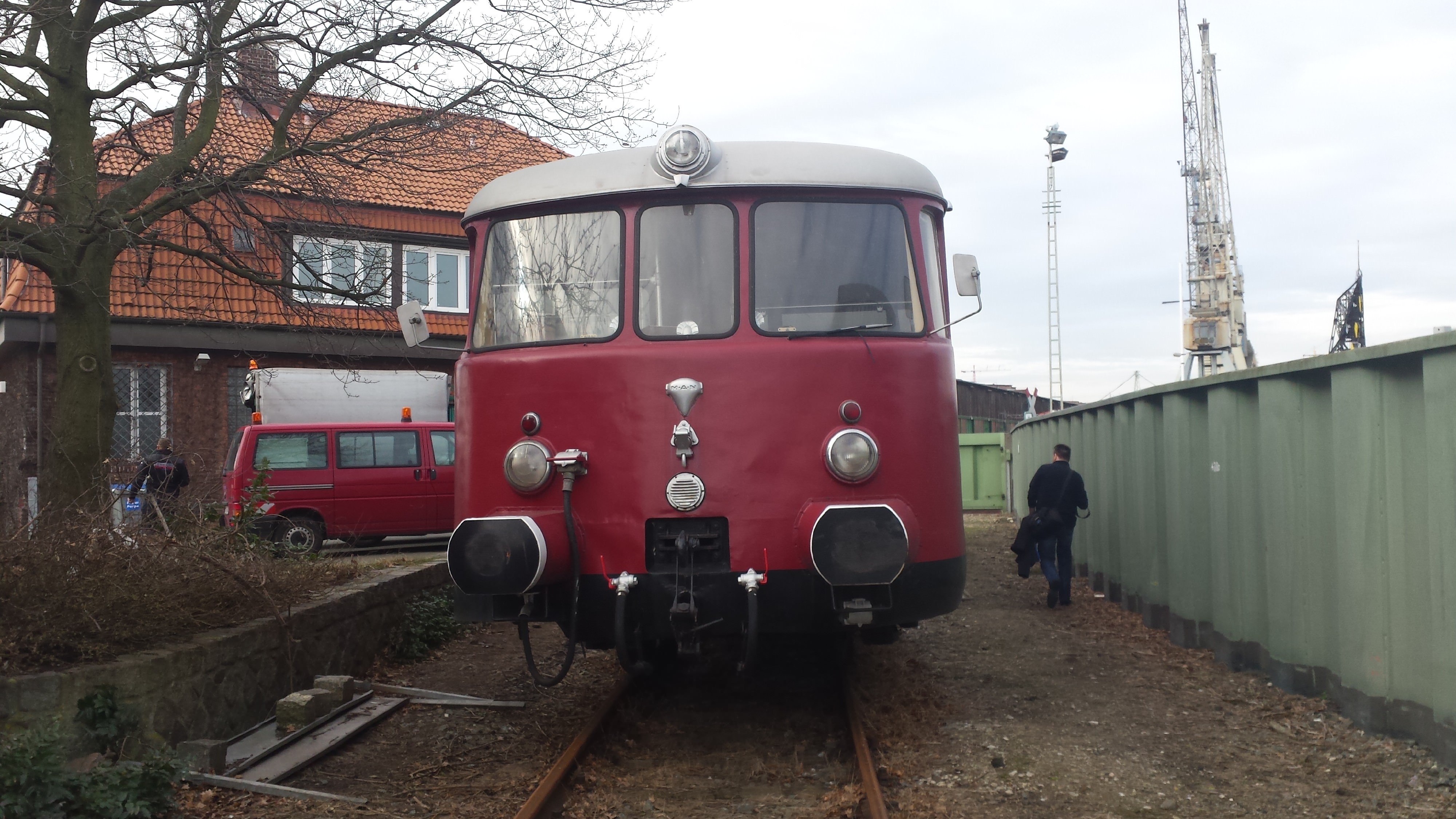 "SCHIENENBUS!!!" :P