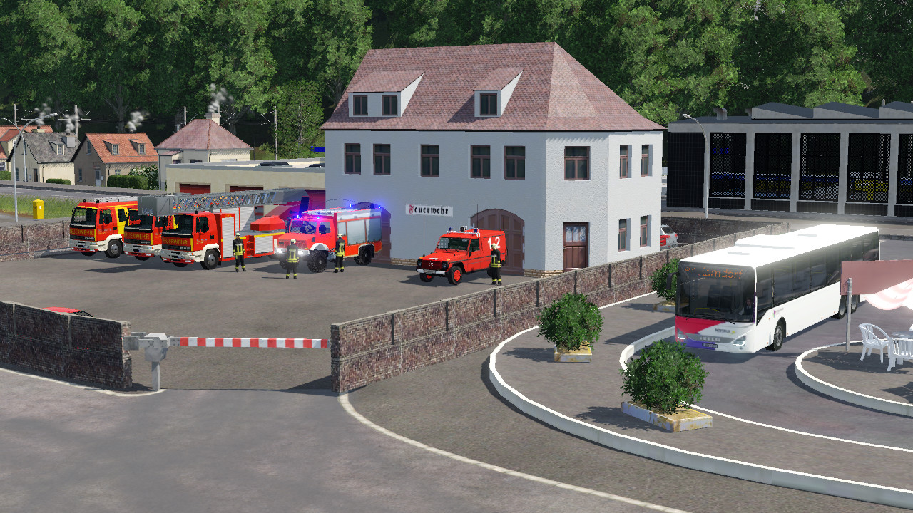 Postbus trifft auf Feuerwehr