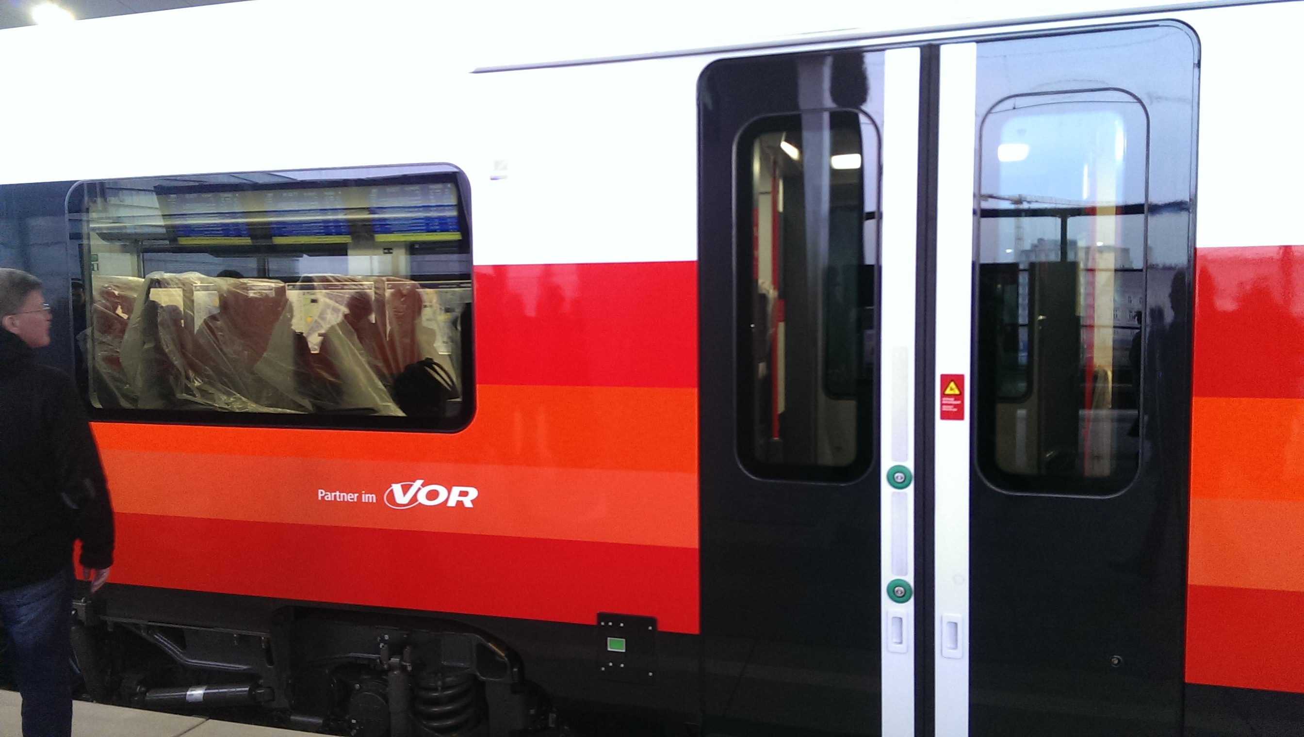 Tür vom Zwischenwagen
