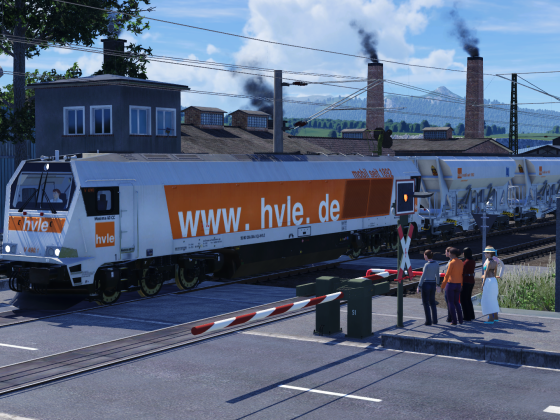 HVLE Maxima mit ihrem Zug beim Verlassen des Hauptbahnhofs
